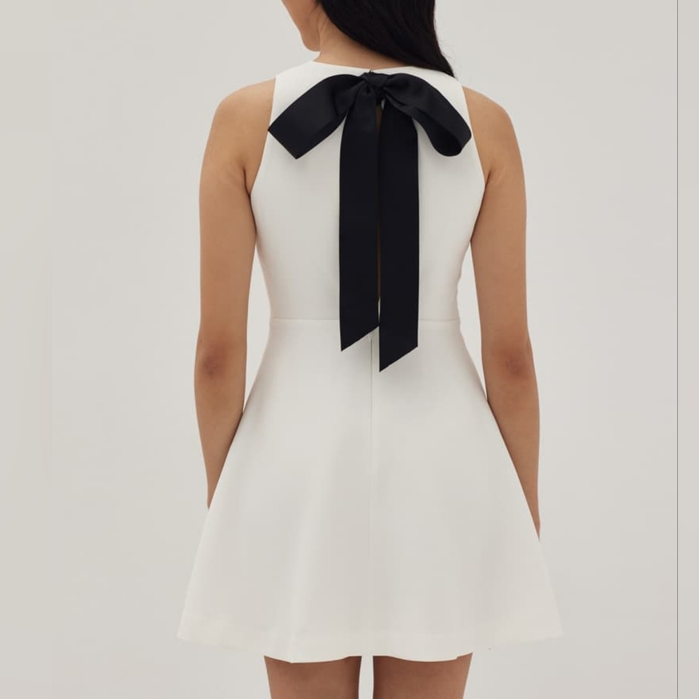 Love Bonito Womens Eileen Padded Cut Out Swing Dress White With Black tie Size M